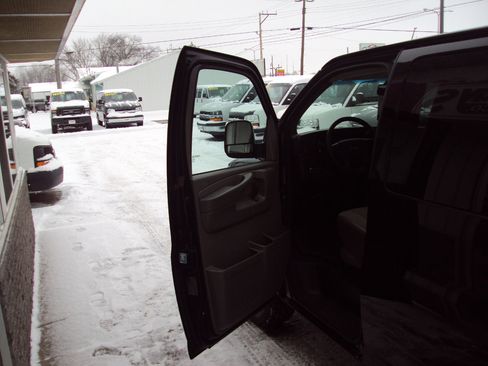 Used 2014 Chevrolet Express 1500 LT w/ LT Preferred Equipment Group image 16