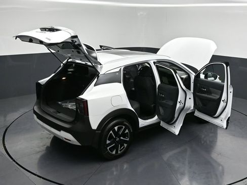 New 2026 Nissan Kicks SV w/ SV Premium Package AWD/4WD image 32