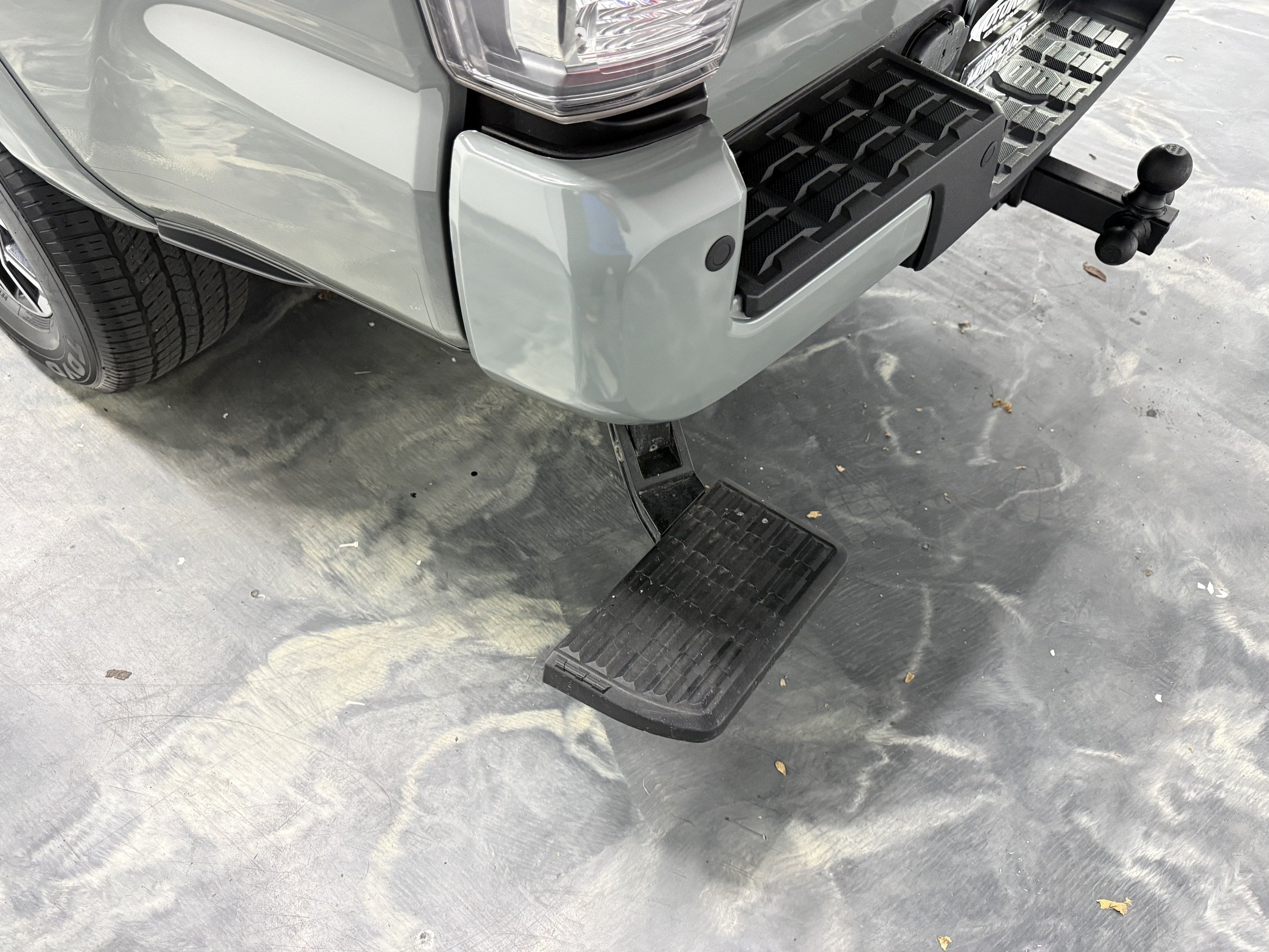 Used 2023 Toyota Tacoma TRD Sport w/ TRD Premium Sport Package AWD/4WD image 23