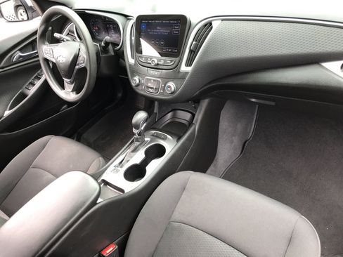 Used 2024 Chevrolet Malibu LS w/ Driver Confidence Package FWD image 11