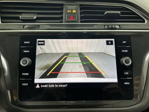 Used 2020 Volkswagen Tiguan SE w/ Panoramic Sunroof Package AWD/4WD image 15