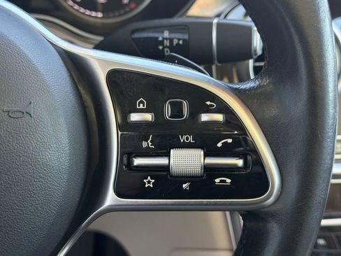 Used 2021 Mercedes-Benz GLC 300 image 29