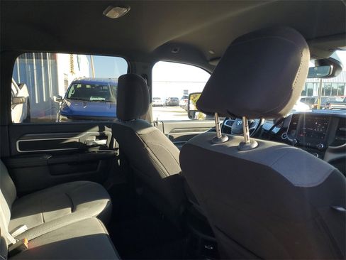 Used 2024 RAM 3500 Big Horn image 31