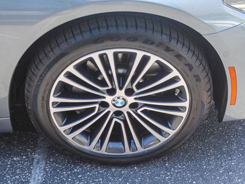 Used 2020 BMW 530e xDrive AWD/4WD image 9