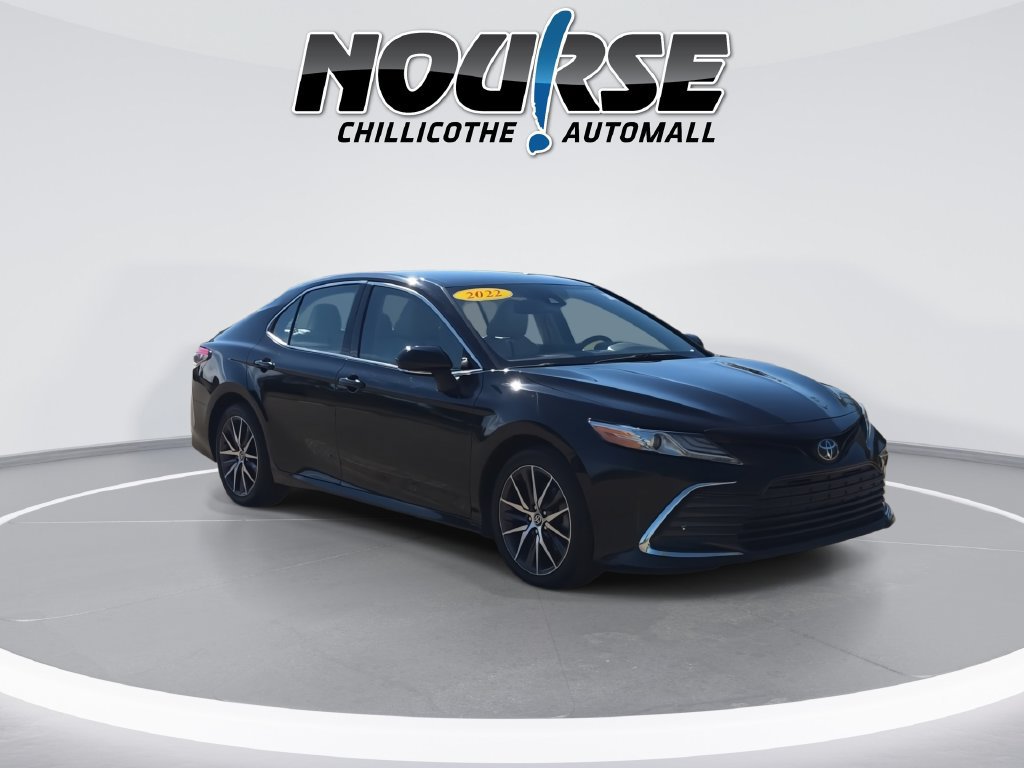 Used 2022 Toyota Camry XLE FWD image 2
