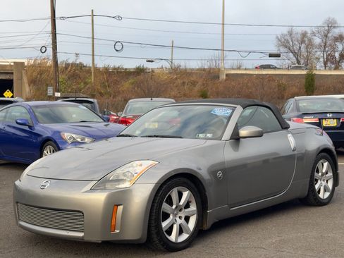 Used 2005 Nissan 350Z Enthusiast image 2
