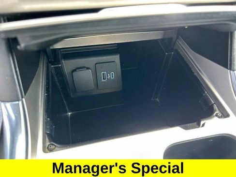 Used 2021 Ford Explorer XLT w/ Equipment Group 202A AWD/4WD image 34