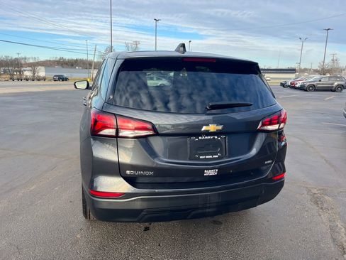 Used 2022 Chevrolet Equinox LS w/ LS Convenience Package image 4