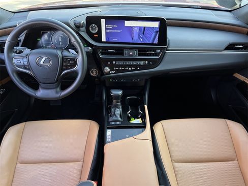 Used 2023 Lexus ES 300h w/ Premium Package image 9