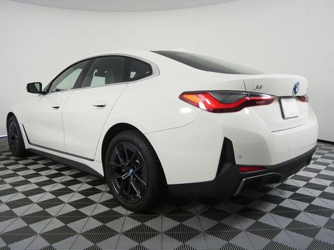 Used 2022 BMW i4 eDrive40 w/ Premium Package image 5