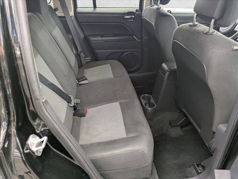 Used 2016 Jeep Patriot Sport w/ Power Value Group AWD/4WD image 18