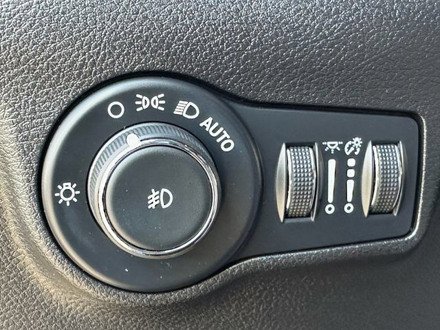 Used 2024 Jeep Compass Latitude AWD/4WD image 26