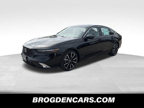 New 2025 Honda Accord Touring image 7