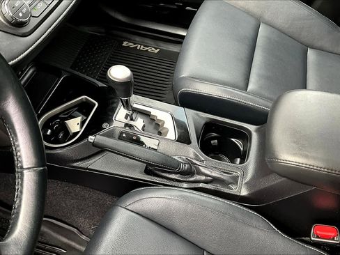 Used 2016 Toyota RAV4 Limited image 15