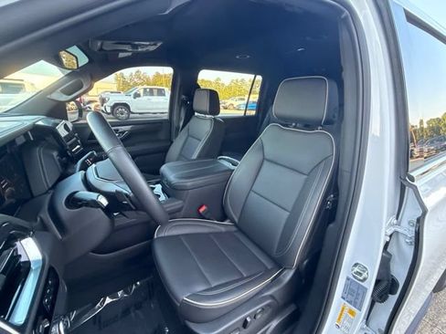 Used 2025 GMC Yukon XL Elevation RWD image 25