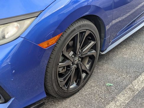Used 2018 Honda Civic Sport image 6