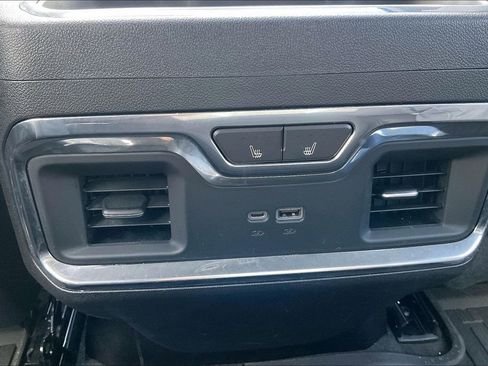 Used 2023 GMC Sierra 1500 SLT image 12