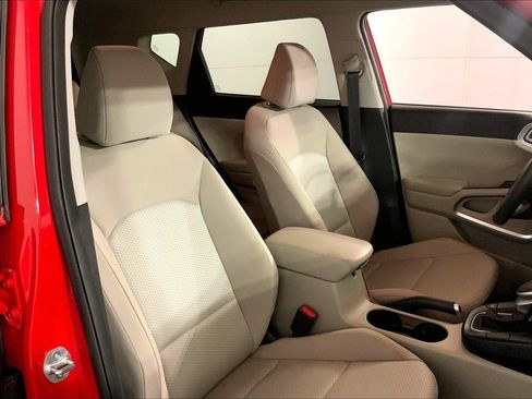 Certified 2024 Kia Soul LX FWD image 7