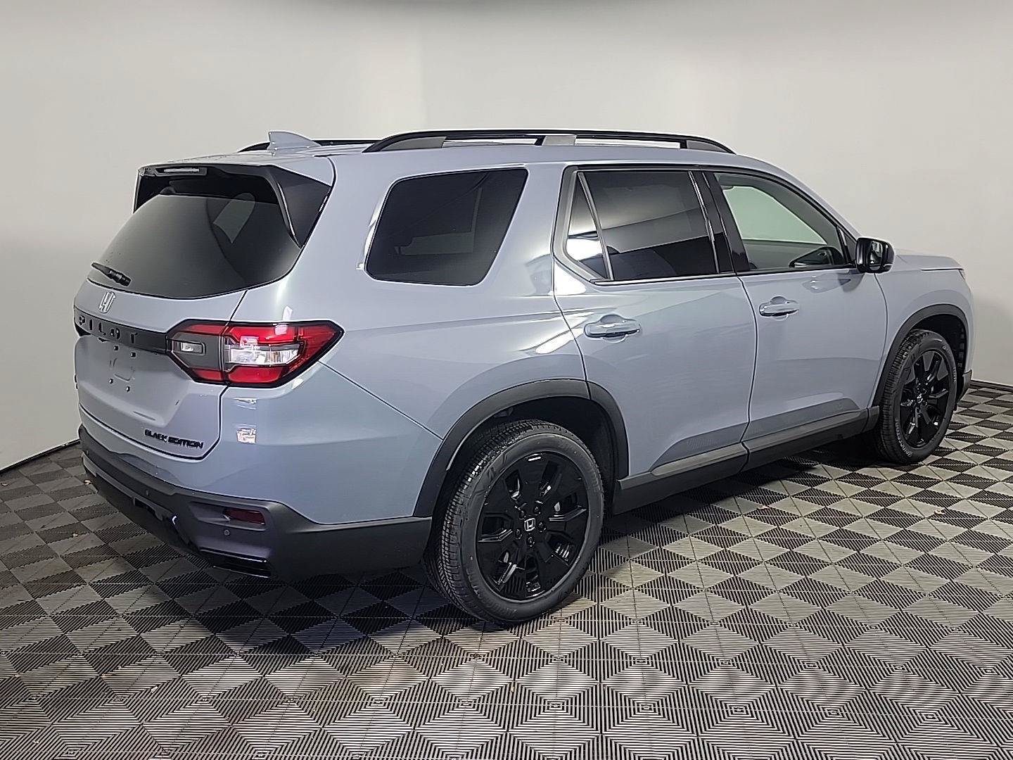 New 2026 Honda Pilot Black Edition image 3