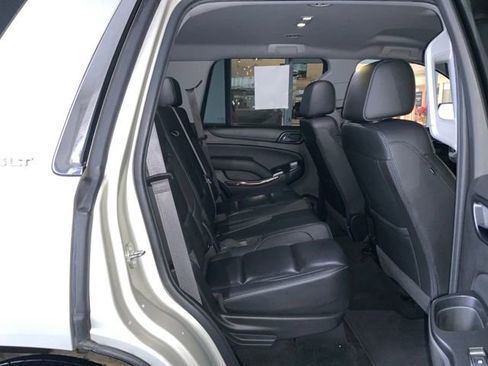 Used 2017 GMC Yukon SLT image 18