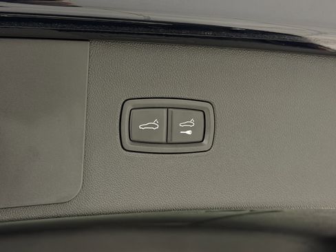 Certified 2023 Porsche Cayenne Platinum Edition image 63