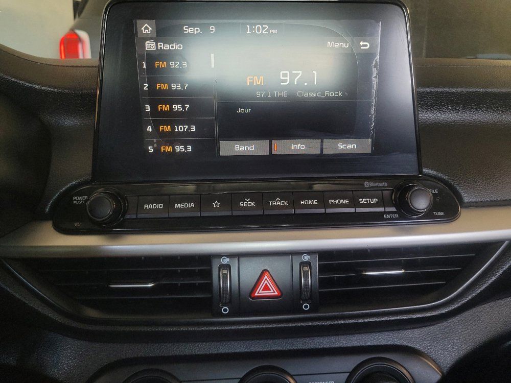 Used 2020 Kia Forte LXS FWD image 25