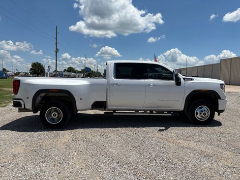Used 2023 GMC Sierra 3500 Denali AWD/4WD image 4