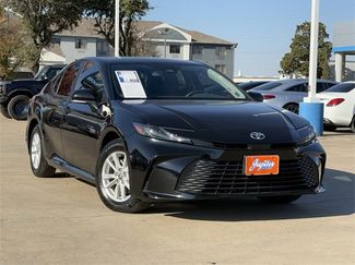 Used 2025 Toyota Camry LE video 2