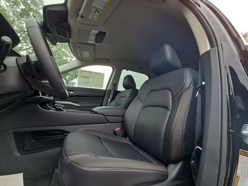 New 2025 Nissan Pathfinder SL image 13