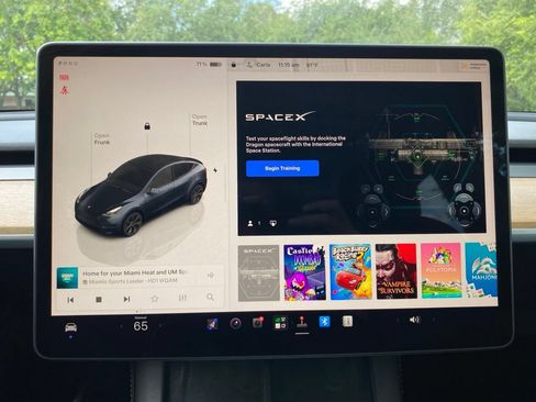 Used 2025 Tesla Model Y Long Range RWD image 29