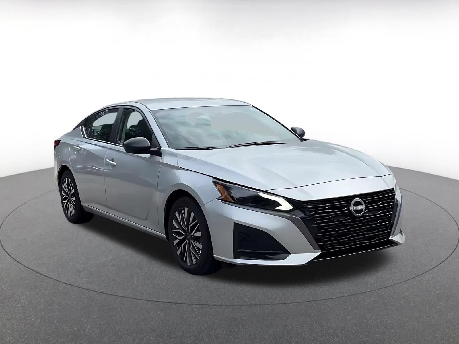 Used 2026 Nissan Altima 2.5 SV FWD image 3