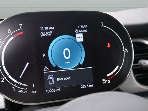Used 2022 MINI Cooper 2-Door Hardtop image 3