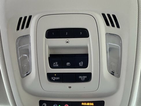 Used 2023 Buick Envision Avenir AWD/4WD image 29