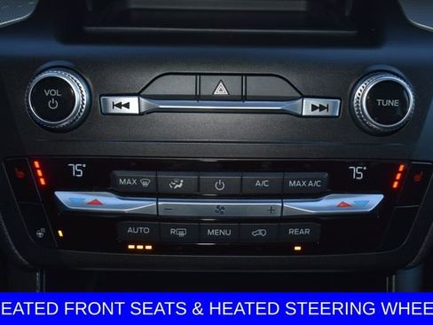 Used 2020 Ford Explorer XLT w/ Comfort Package image 4