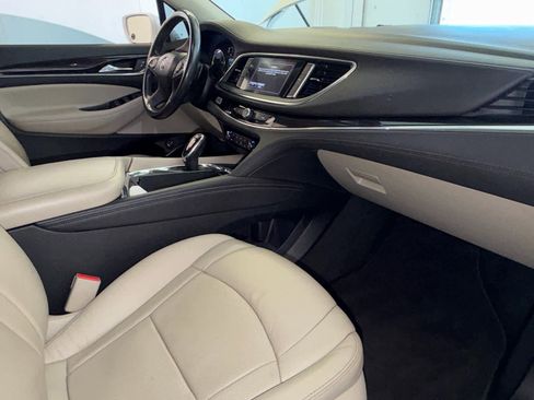 Used 2018 Buick Enclave Essence FWD image 24