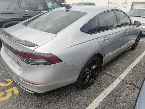 Used 2025 Honda Accord Sport image 13