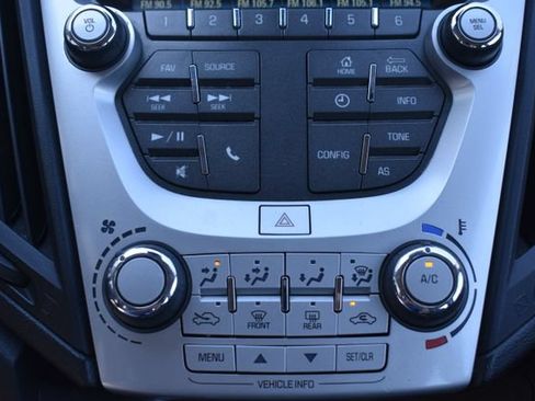 Used 2017 Chevrolet Equinox LS FWD image 25