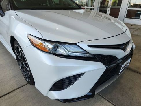 Used 2019 Toyota Camry XSE w/ Navigation Package FWD image 5