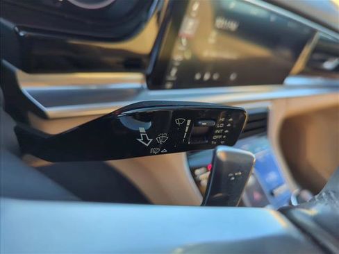 Used 2018 Porsche Panamera 4 AWD/4WD image 19