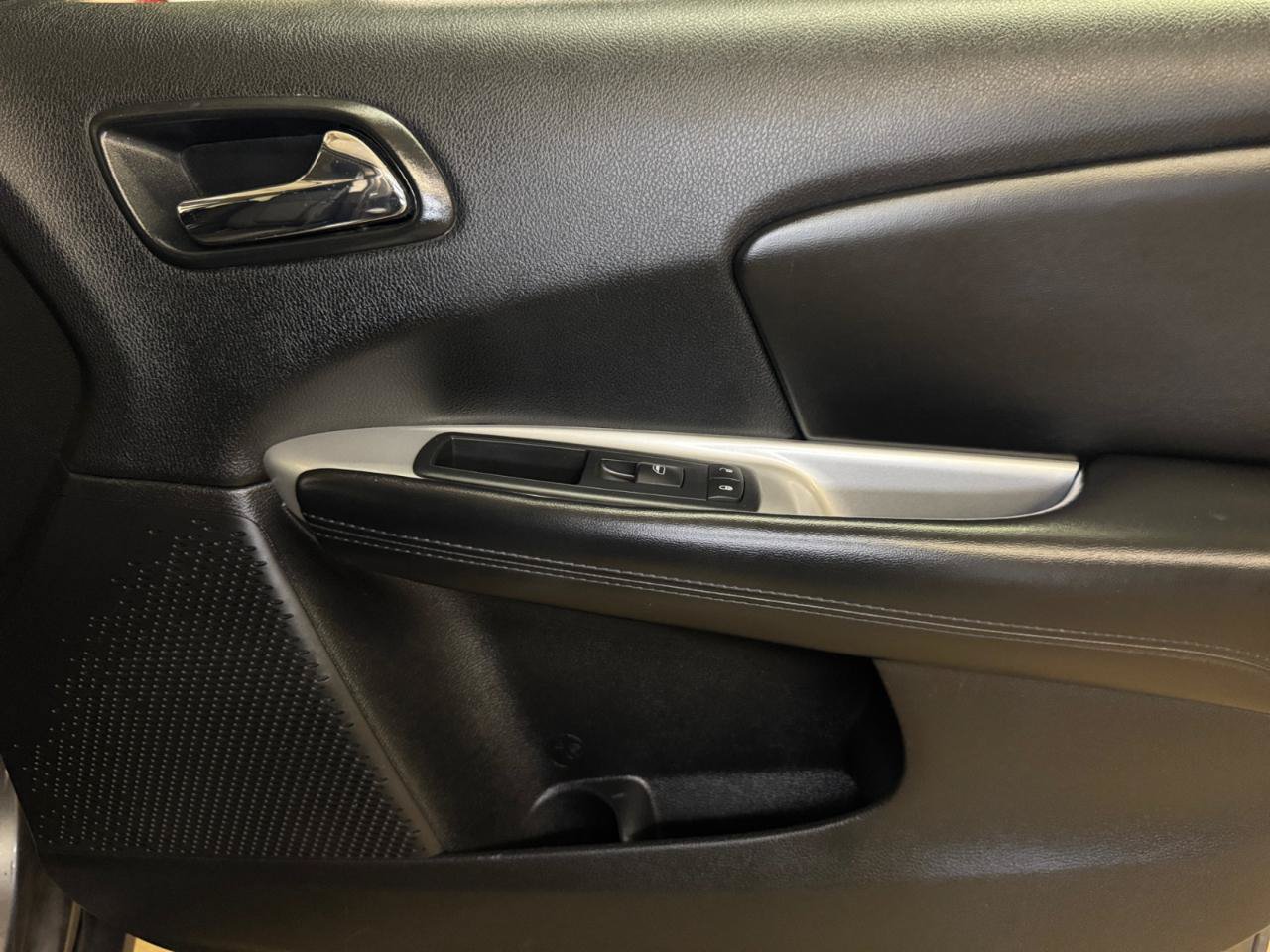 Used 2016 Dodge Journey SXT FWD image 22