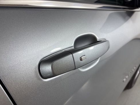 Used 2023 Chevrolet Equinox LT image 14