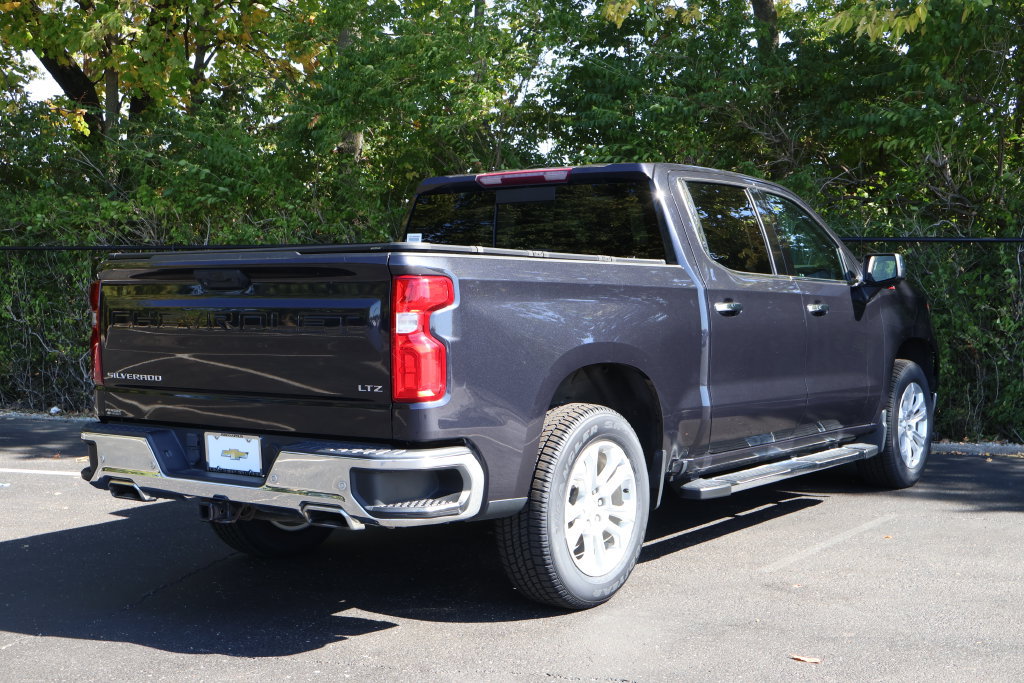 Used 2022 Chevrolet Silverado 1500 LTZ w/ LTZ Convenience Package II AWD/4WD image 11