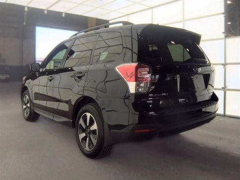 Used 2017 Subaru Forester 2.5i Premium AWD/4WD image 8