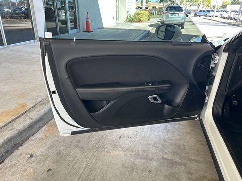 Used 2023 Dodge Challenger SXT image 31