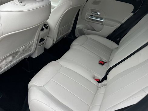 Certified 2025 Mercedes-Benz GLA 250 image 12