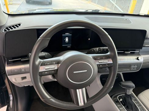 Used 2025 Hyundai Kona SEL image 28