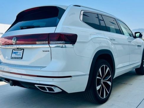 Used 2024 Volkswagen Atlas SEL Premium R-Line AWD/4WD image 5