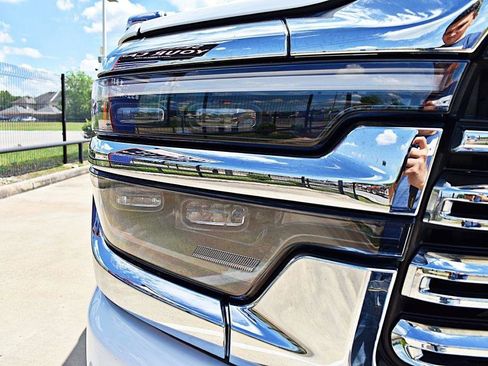 Used 2025 RAM 3500 Laramie AWD/4WD image 54