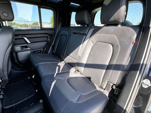 Used 2023 Land Rover Defender 110 X-Dynamic SE AWD/4WD image 31