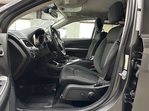 Used 2019 Dodge Journey SE w/ Premium Group FWD image 11